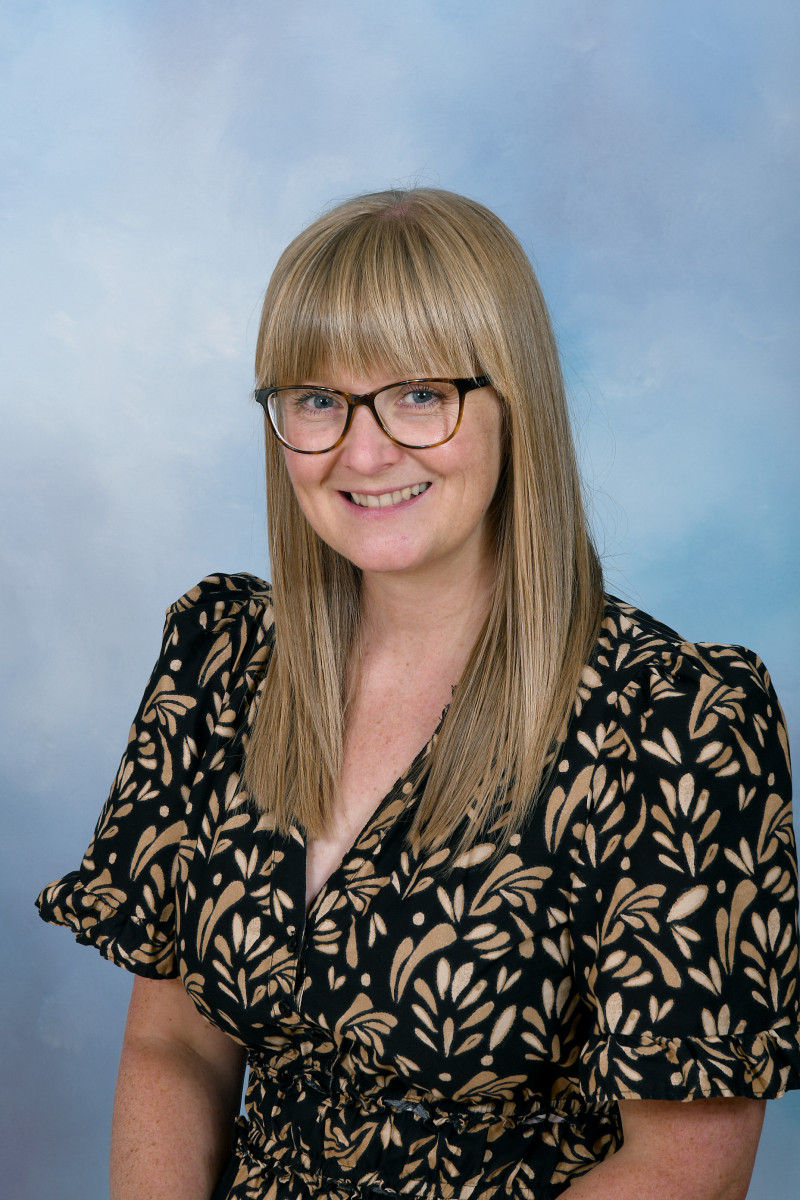 Mrs R Vernon 